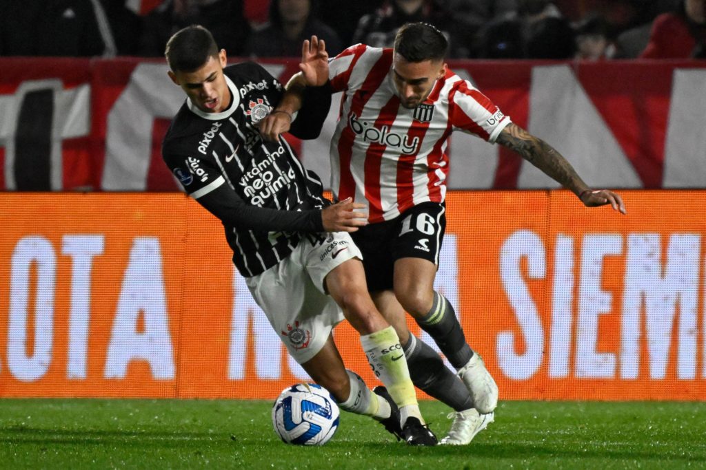 FBL-SUDAMERICANA-ESTUDIANTES-CORINTHIANS