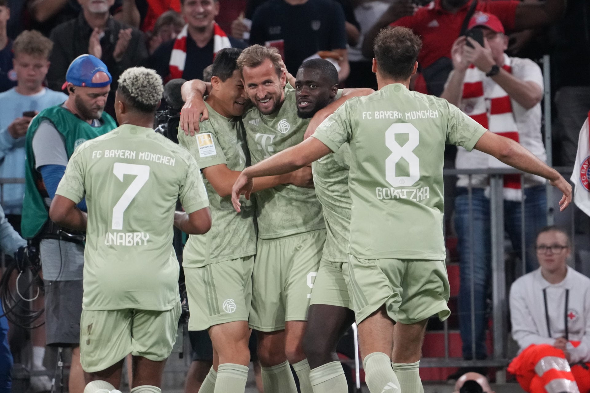 FC Bayern München v Bayer 04 Leverkusen - Bundesliga