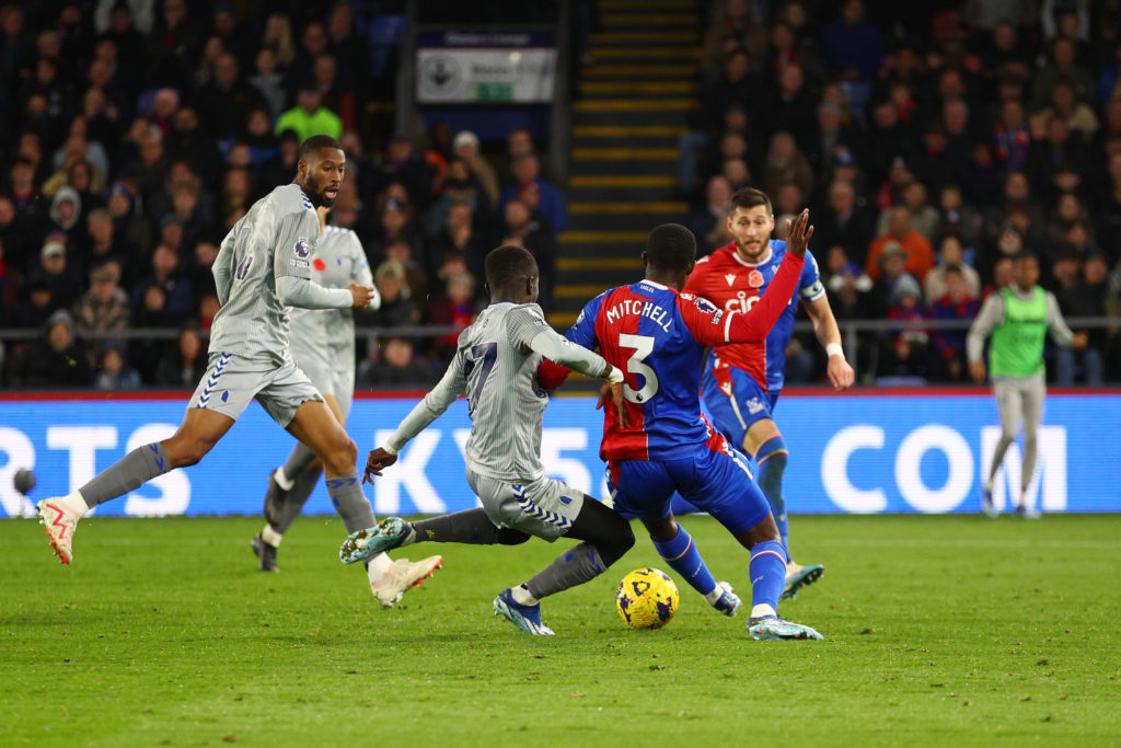 Everton midfielder Idrissa Gueye scoring vs Crystal Palace in Premier League