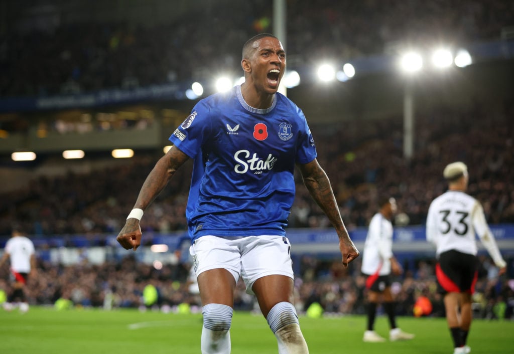 Everton FC v Fulham FC - Premier League