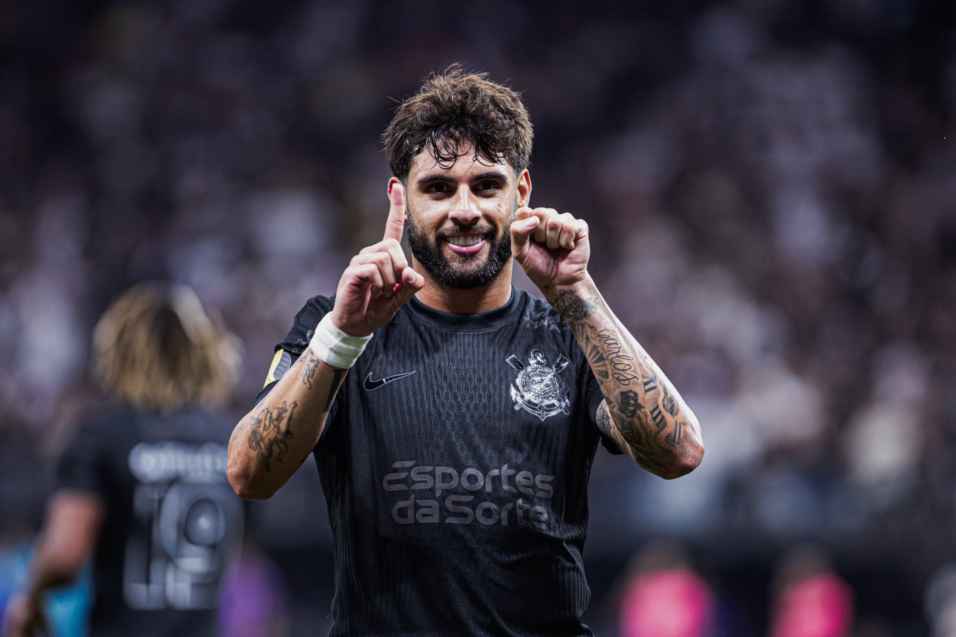 Corinthians striker Yuri Alberto celebrating.