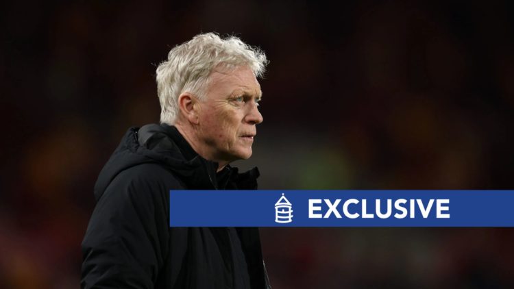 David Moyes watches on as Everton play Brentford in the Premier League.