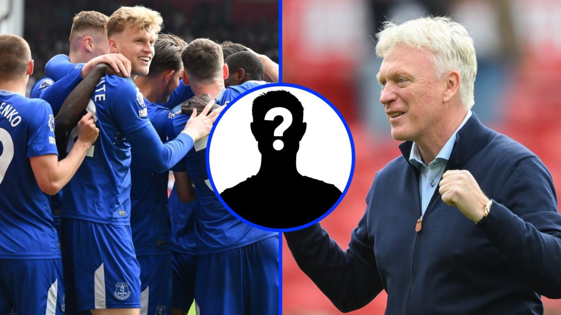 Everton players celebrate their winning goal against Nottingham Forest. David Moyes celebrates with the away fans after Everton's win over Nottingh...