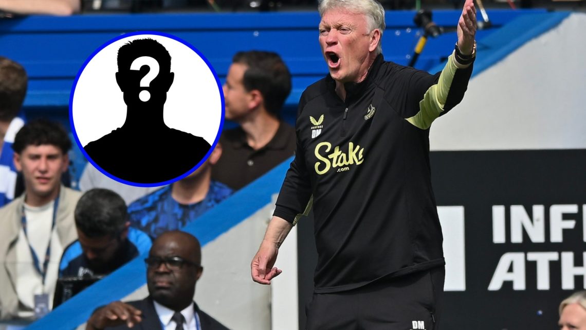 David Moyes shouts at his Everton players during their defeat against Chelsea.