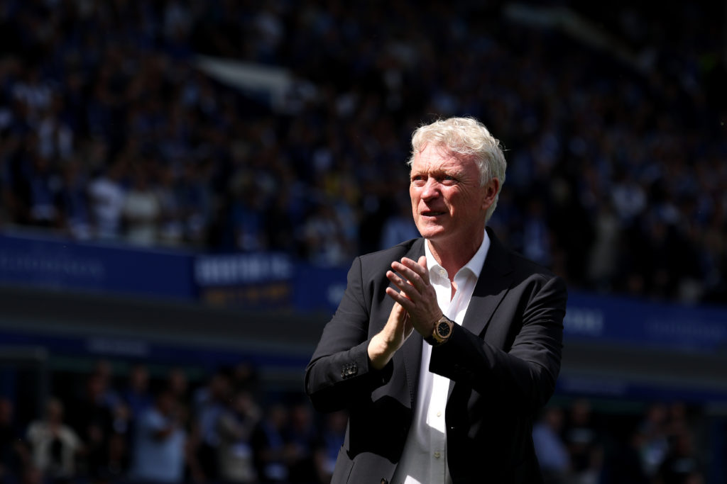 David Moyes applauds the Everton fans.
