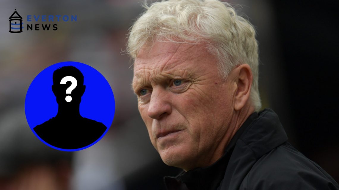 David Moyes looks out on to the pitch at St James' Park as Newcastle United take on Everton in the Premier League.