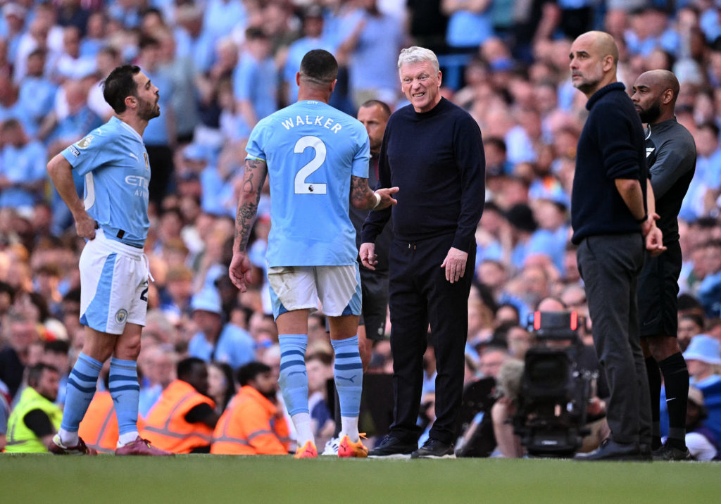 David Moyes and Kyle Walker argue during Manchester City vs West Ham in Premier League.