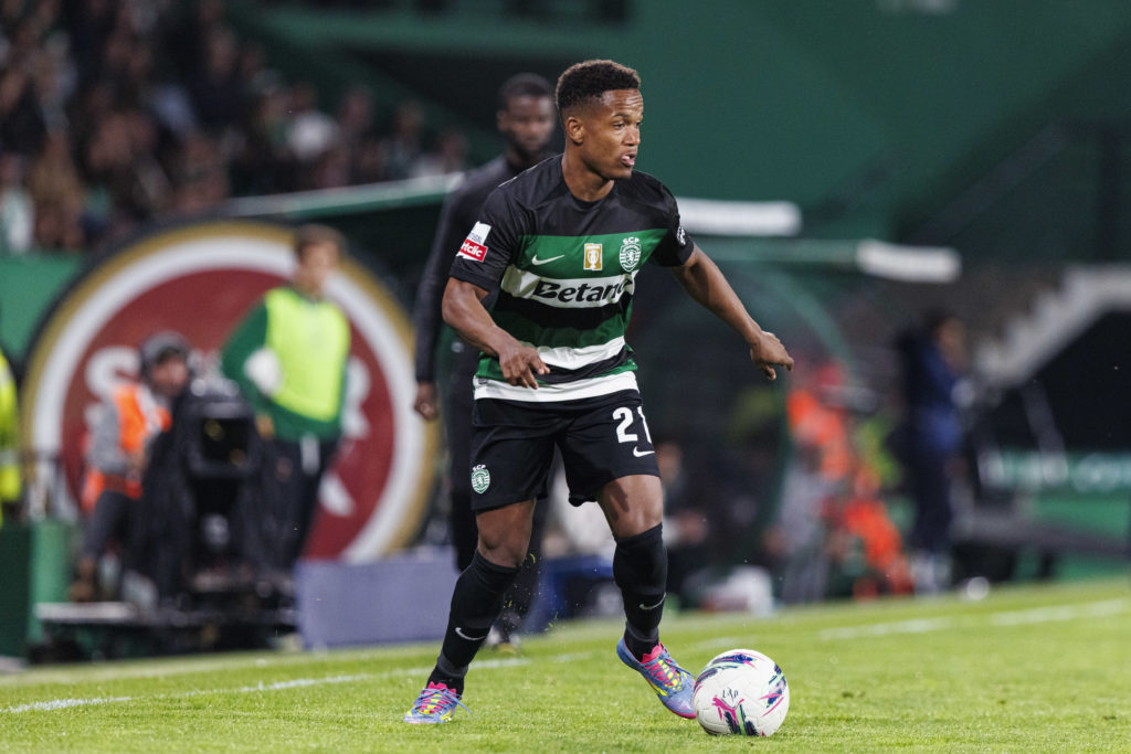 Geny Catamo on the ball for Sporting.
