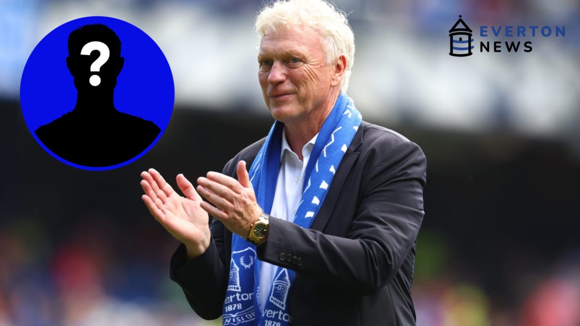 David Moyes applauds the home fans as Everton beat Southampton in the Premier League.
