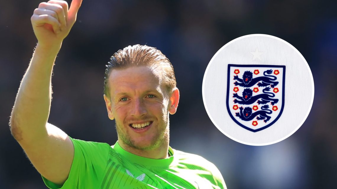 Jordan Pickford of Everton gestures with a thumbs up after his team's 1-1 draw in the Premier League match between Everton FC and Arsenal FC. Inset...