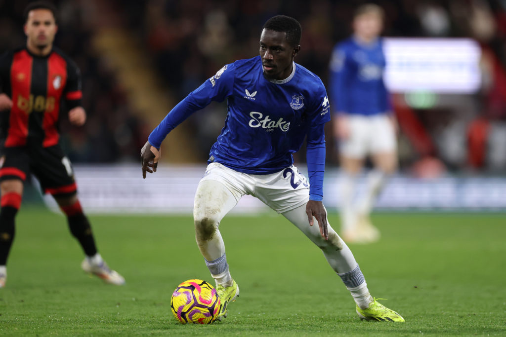 Idrissa Gana Gueye in control of the ball for Everton.