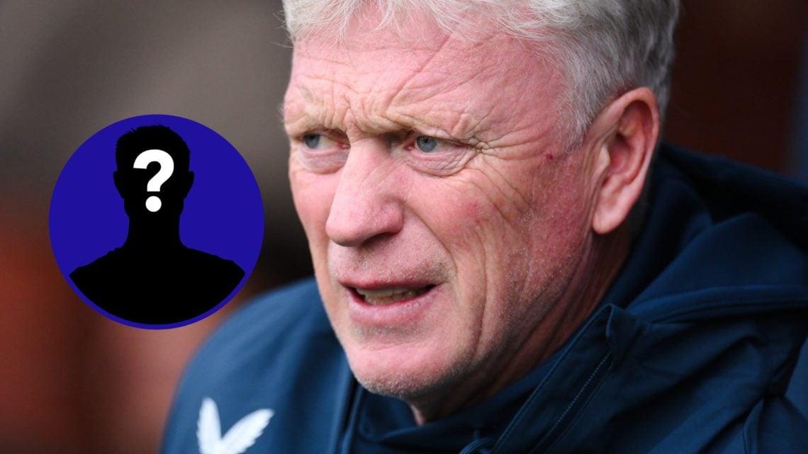 David Moyes sits in the dugout at the Wham Stadium during Accrington Stanley vs Everton.
