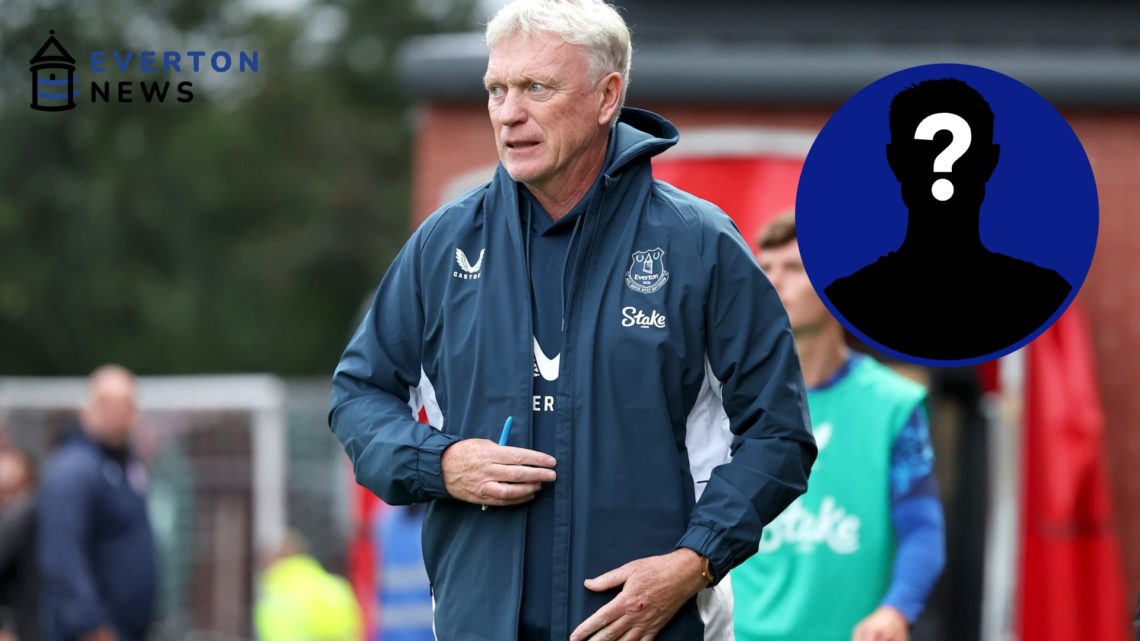 David Moyes walks out of the tunnel at the Wham Stadium ahead of Accrington Stanley vs Everton.