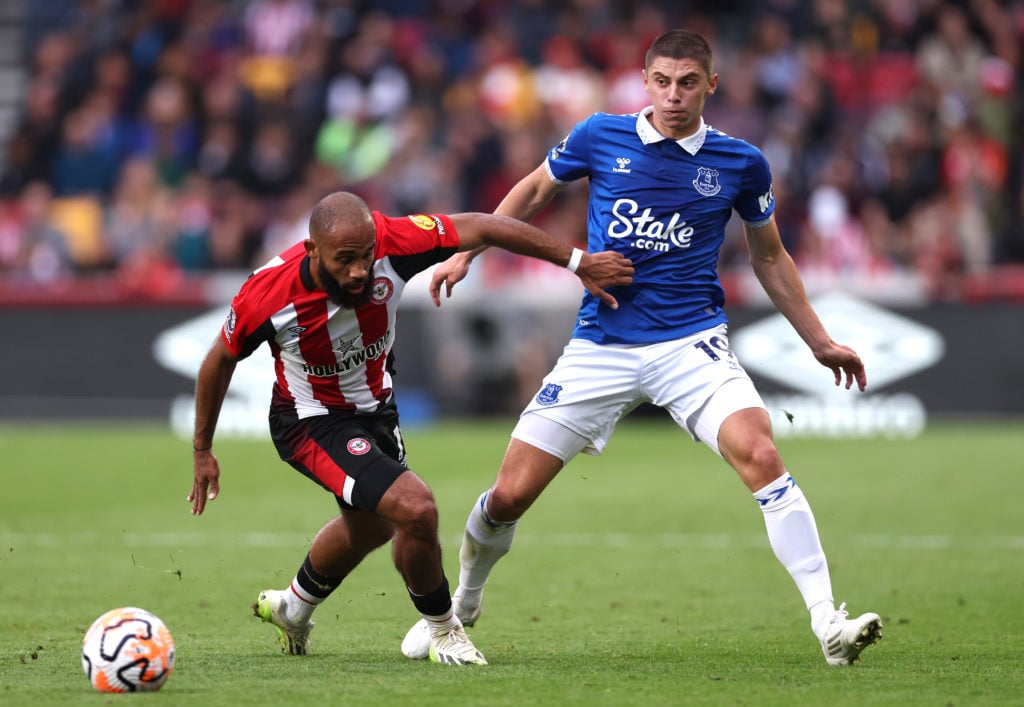 Brentford's Bryan Mbeumo challenges Everton's Vitaliy Mykolenko.
