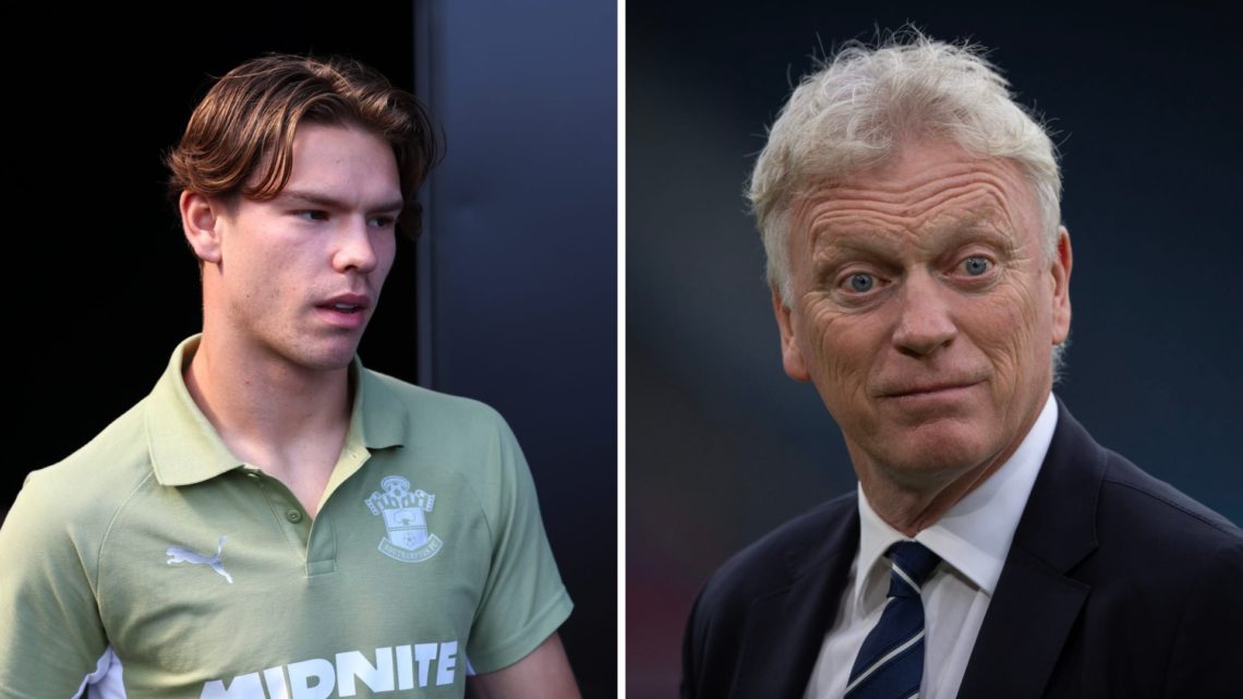 Tyler Dibling and David Moyes of Everton.