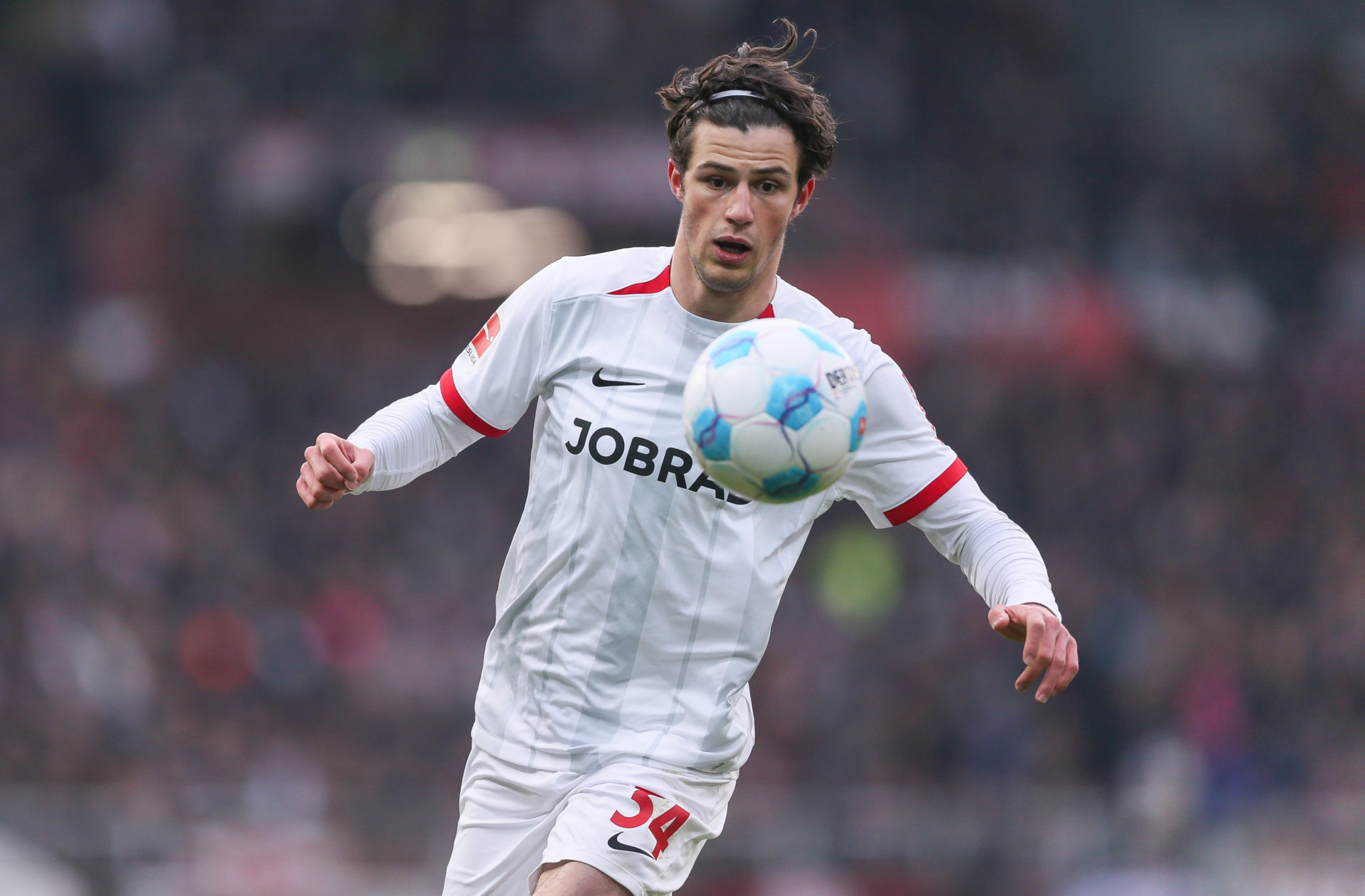 Freiburg's Merlin Röhl in action during Bundesliga clash.