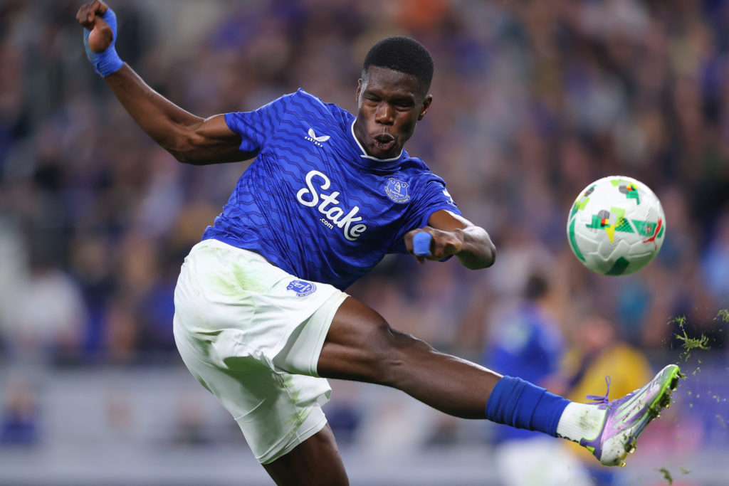 Thierno Barry in action for Everton.