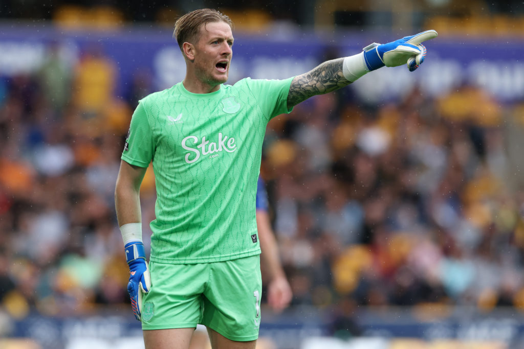 Jordan Pickford giving orders in Wolves vs Everton.