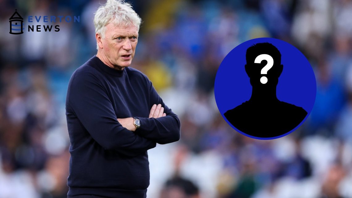 David Moyes looks on from the Elland Road sideline during Leeds United vs Everton.