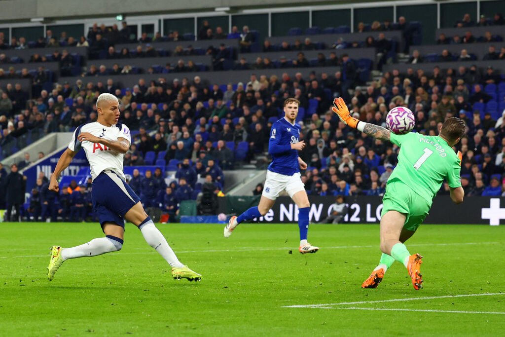 Everton v Tottenham Hotspur - Premier League