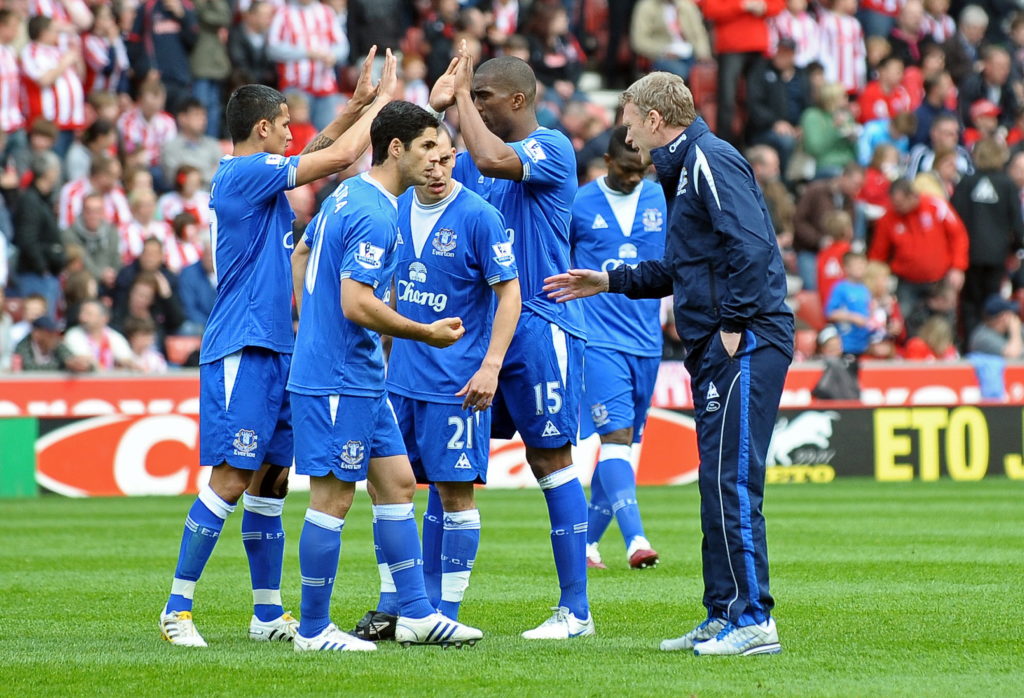 Everton's Scottish manager David Moyes speaking to Mikel Arteta