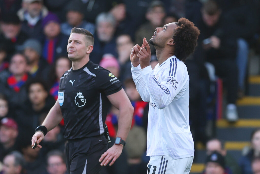 Man United striker Joshua Zirkzee in action against Crystal Palace.