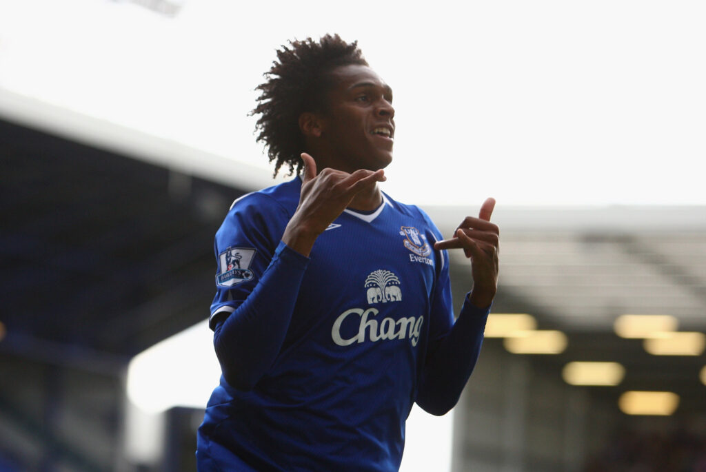 Jo celebrates scoring for Everton in the Premier League