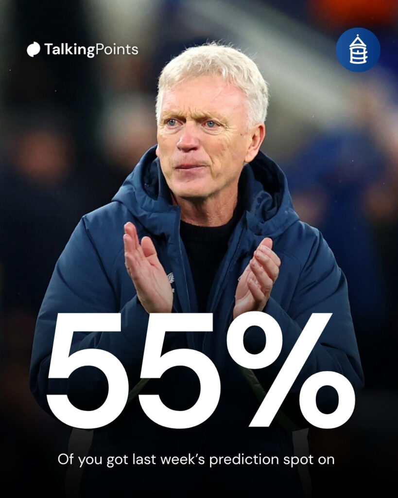 David Moyes applauds the Everton fans after Everton vs Arsenal.