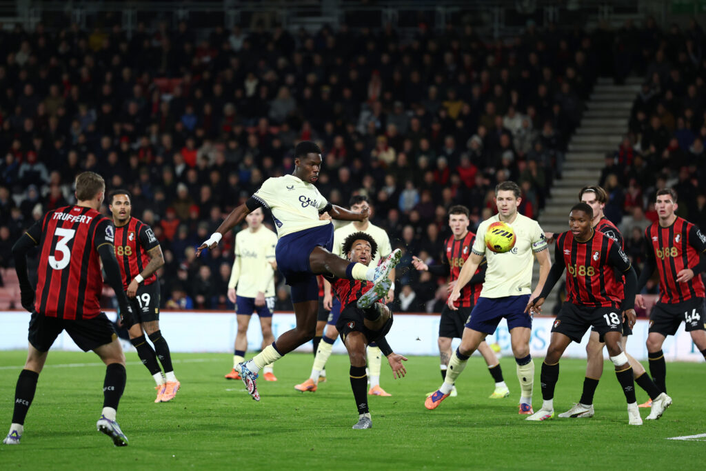 Thierno Barry in action for Everton.