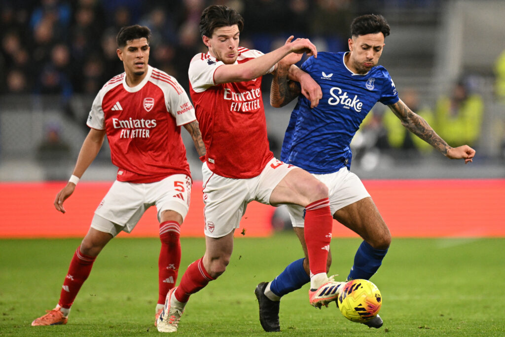 Dwight McNeil in action vs Arsenal.