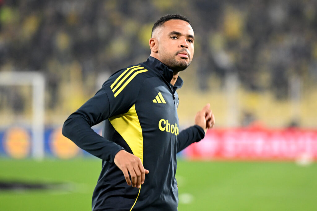 Youssef En-Nesyri playing for Fenerbahce.