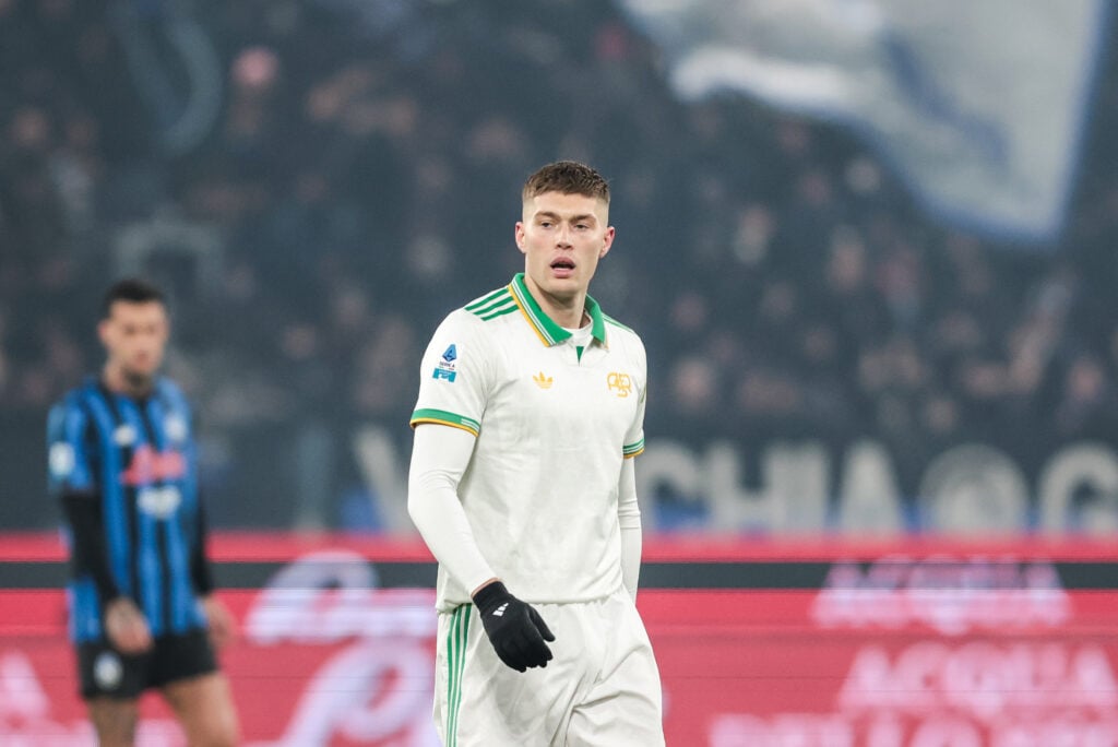 Artem Dovbyk playing for AS Roma.