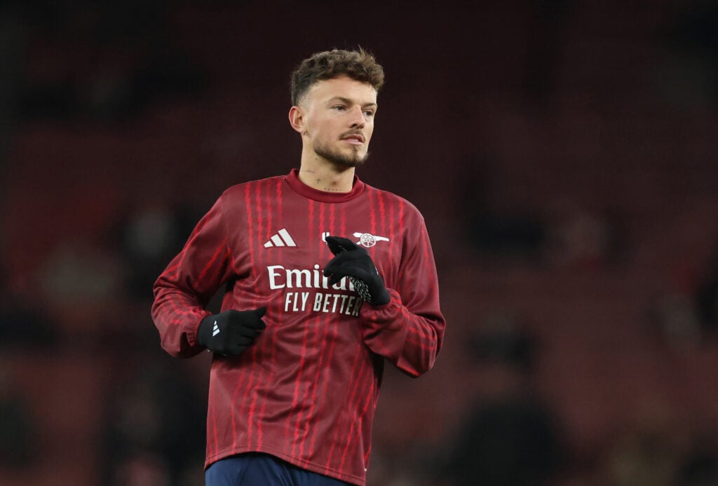 Ben White warming up for Arsenal.