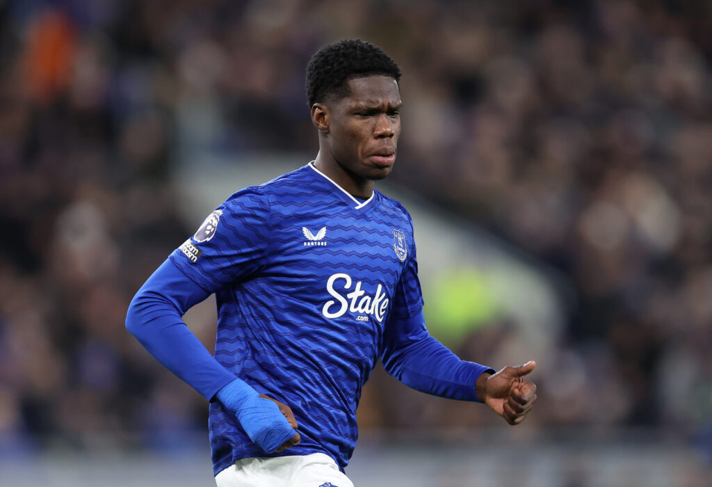 Thierno Barry playing for Everton.