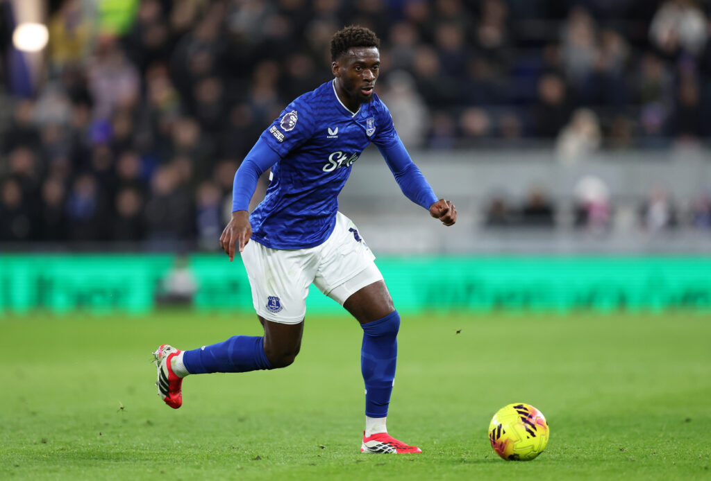 Tim Iroegbunam playing for Everton.