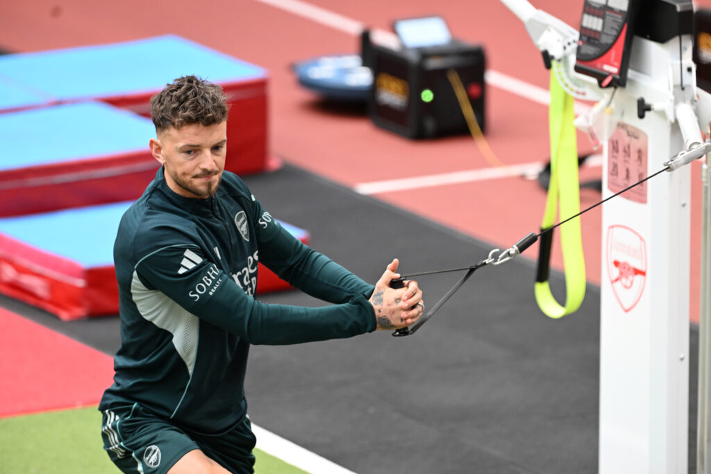 Arsenal defender Ben White does gym work.