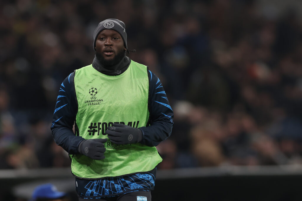 Romelu Lukaku warming up for Napoli.
