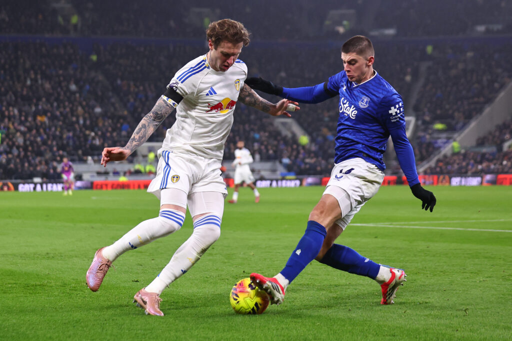 Vitality Mykolenko plays the ball for Everton.