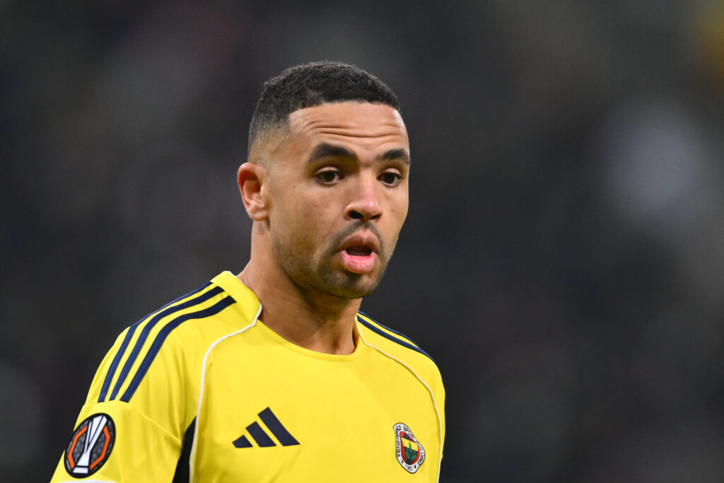 Youssef En-Nesyri playing for Fenerbahce.