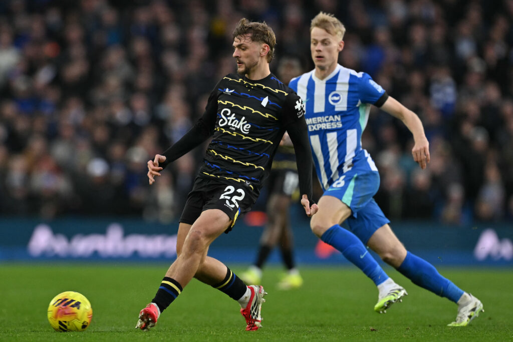 Kiernan Dewsbury-Hall playing for Everton.