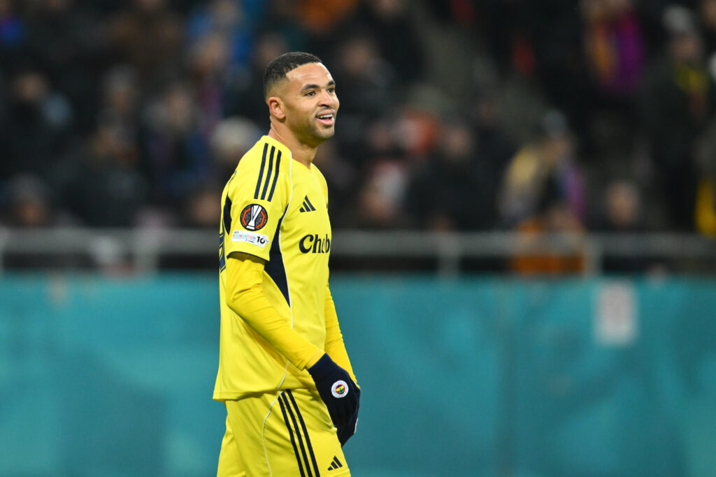 Youssef En-Nesyri playing for Fenerbahce