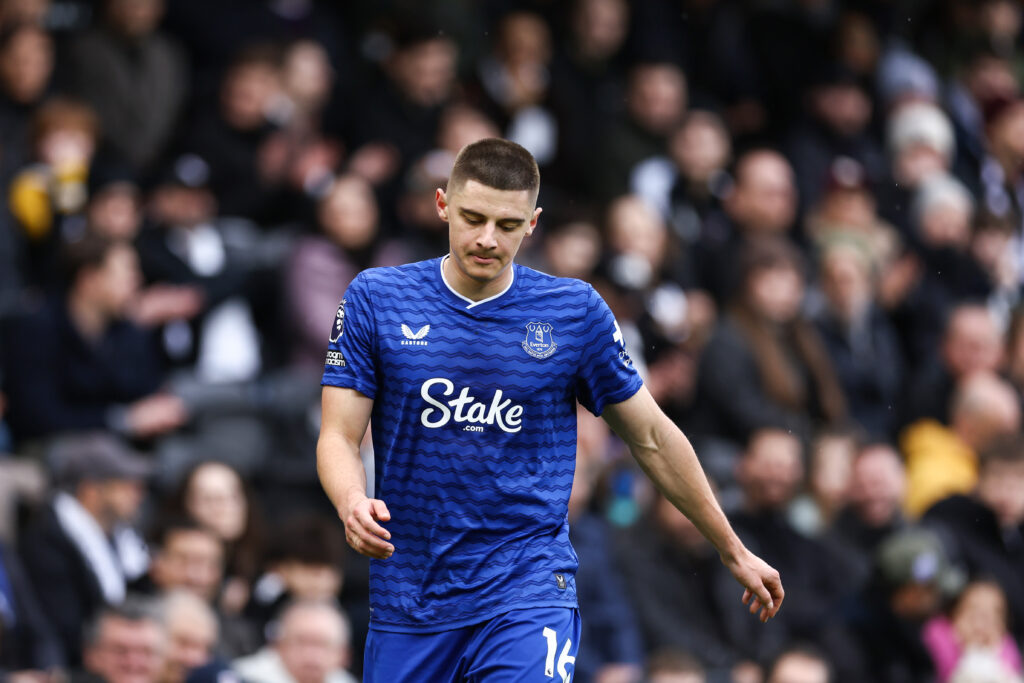 Vitalii Mykolenko playing for Everton.