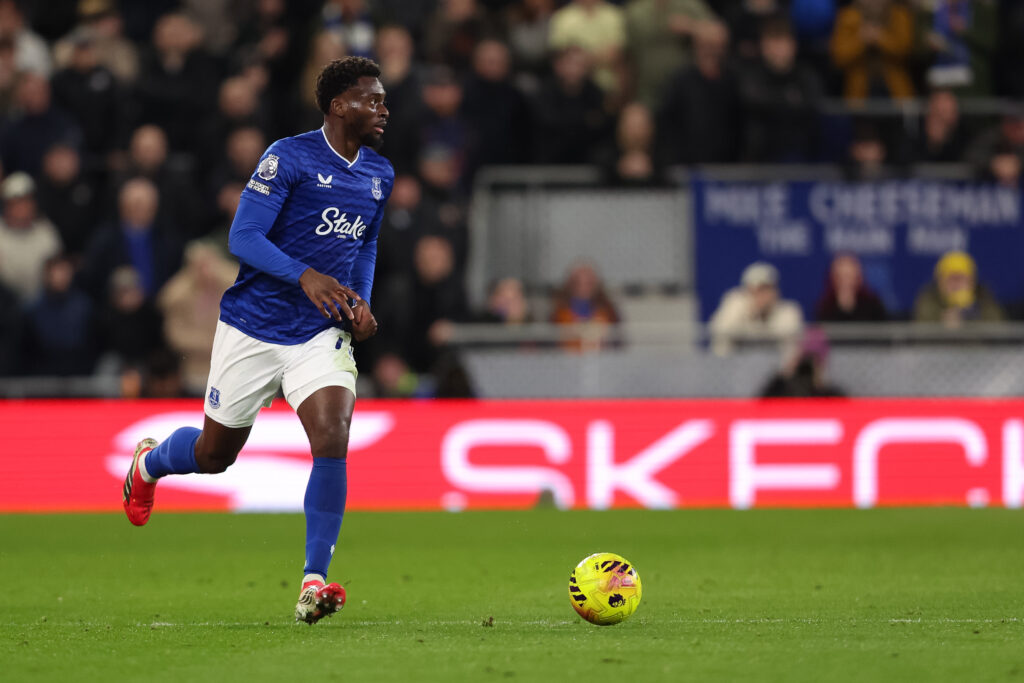 Tim Iroegbunam playing for Everton.