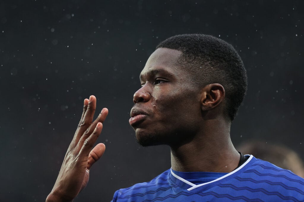 Thierno Barry playing for Everton.