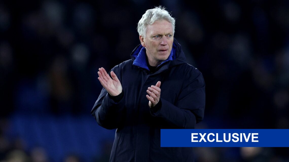David Moyes clapping Everton fans after game
