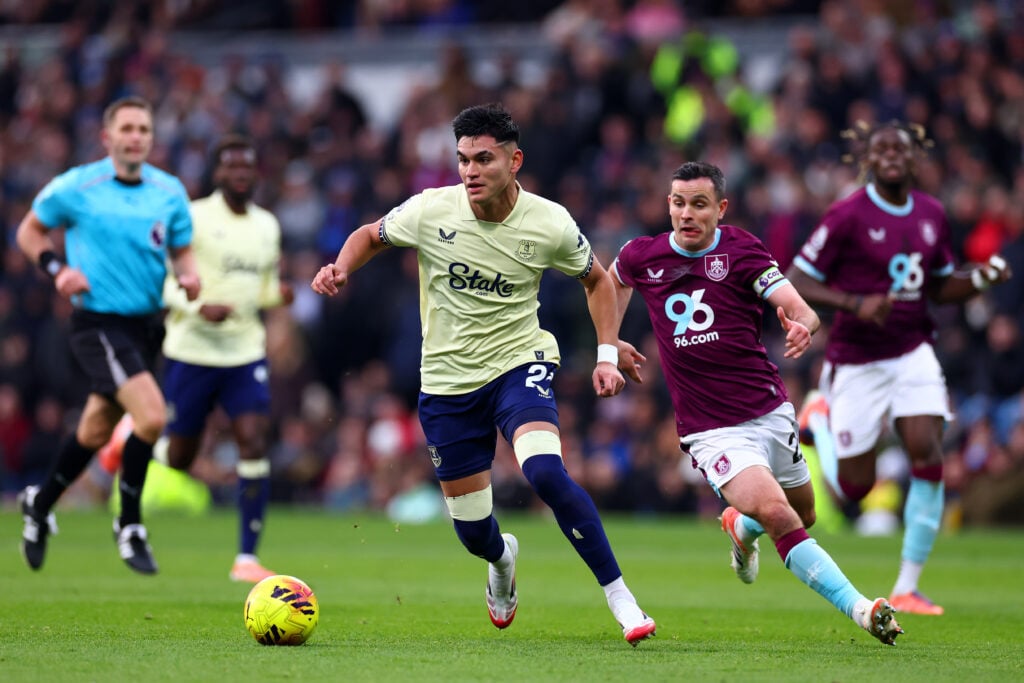 Charly Alcaraz of Everton carries the ball.