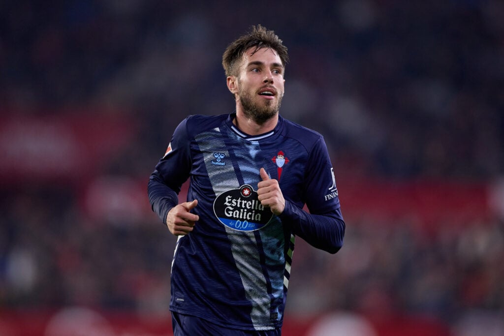 Oscar Mingueza playing for Celta Vigo.