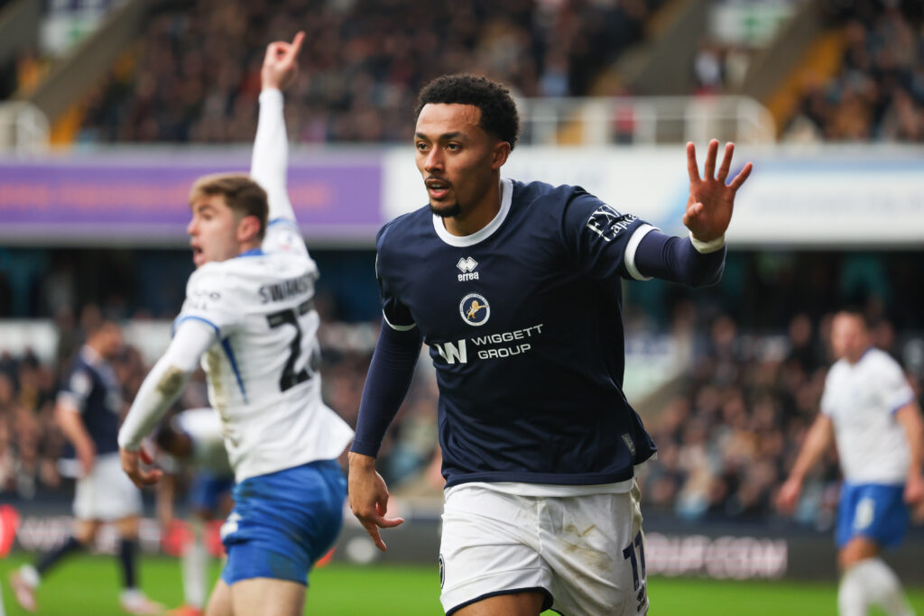 Femi Azeez playing for Millwall.