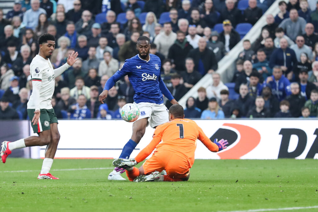 Beto scores for Everton against Chelsea.