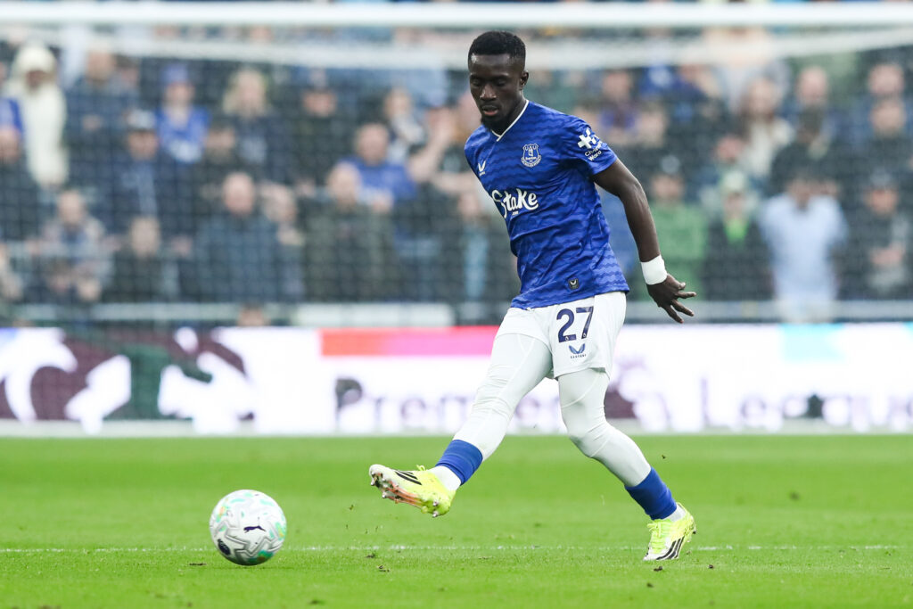 Idrissa Gana Gueye playing for Everton.
